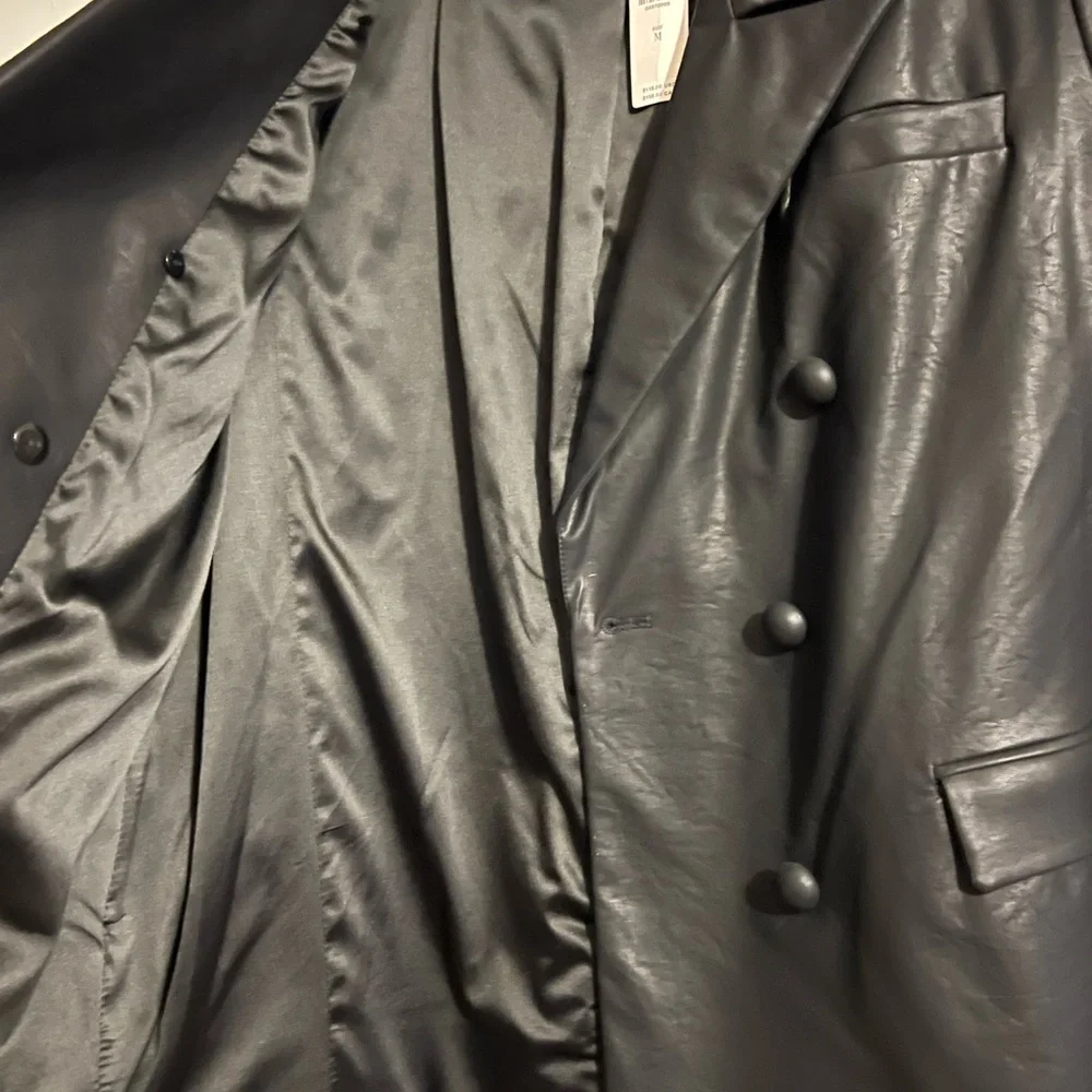 NWT BlankNYC faux leather double breasted blazer - M - Picture 4 of 6